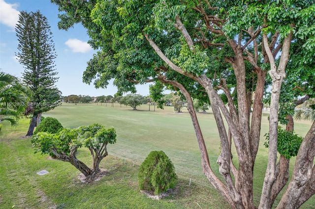 7817 Golf Circle Drive 305, Margate, FL 33063