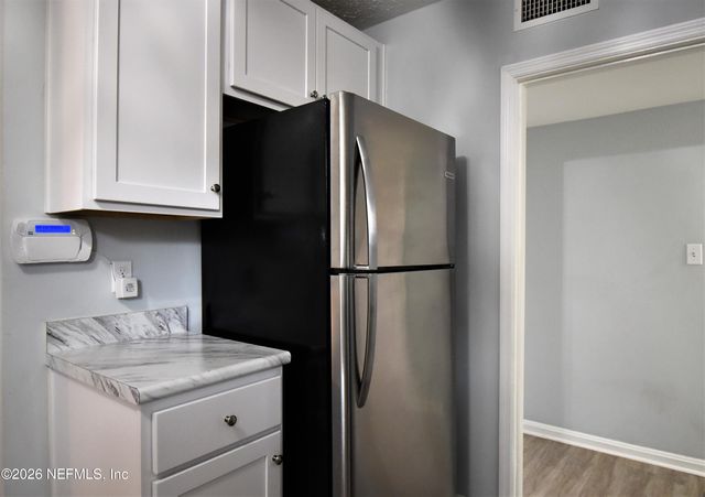 1869 EMBASSY Drive, Jacksonville, FL 32207