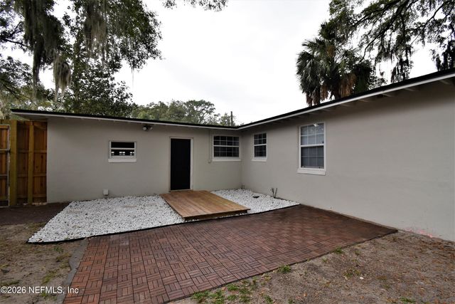 1869 EMBASSY Drive, Jacksonville, FL 32207