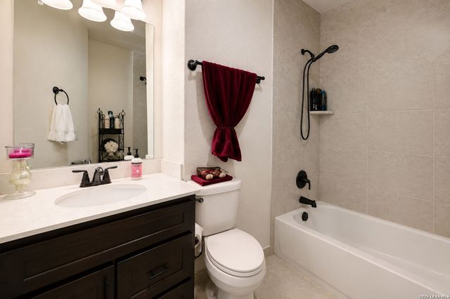 202 Maxwell, Boerne, TX 78006