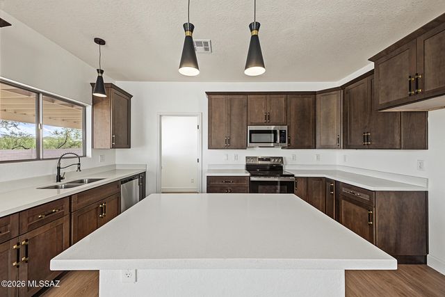 7205 S Peaceful Valley Drive, Tucson, AZ 85757