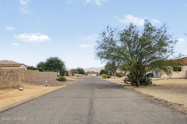 7205 S Peaceful Valley Drive, Tucson, AZ 85757