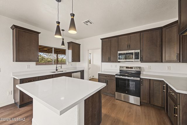 7205 S Peaceful Valley Drive, Tucson, AZ 85757