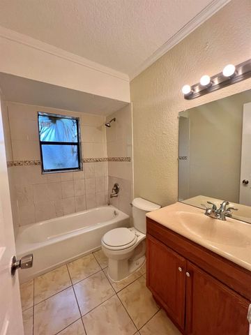 423 Glenwood Drive, West Palm Beach, FL 33415