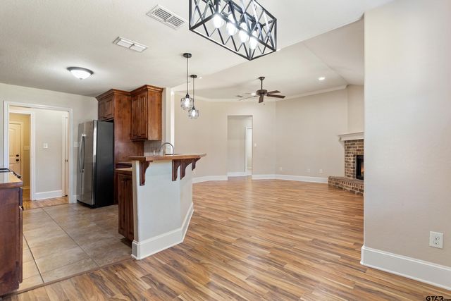 105 Bois D Arc Dr, Bullard, TX 75757