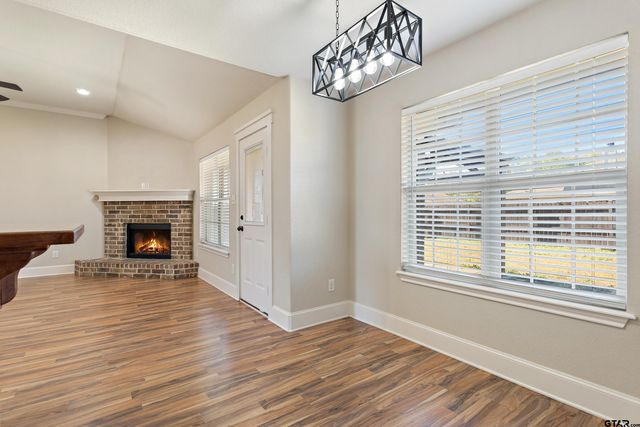 105 Bois D Arc Dr, Bullard, TX 75757