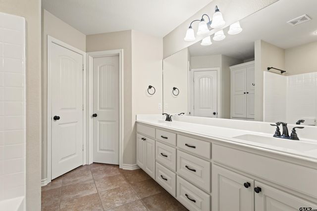 105 Bois D Arc Dr, Bullard, TX 75757