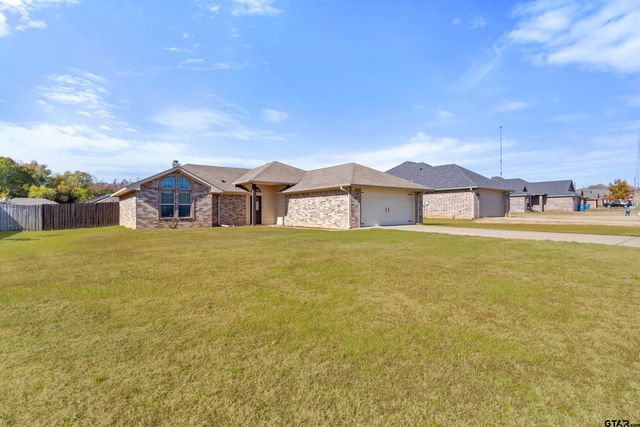105 Bois D Arc Dr, Bullard, TX 75757