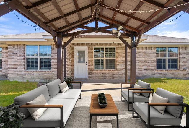 105 Bois D Arc Dr, Bullard, TX 75757