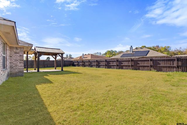 105 Bois D Arc Dr, Bullard, TX 75757