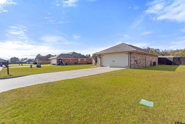 105 Bois D Arc Dr, Bullard, TX 75757