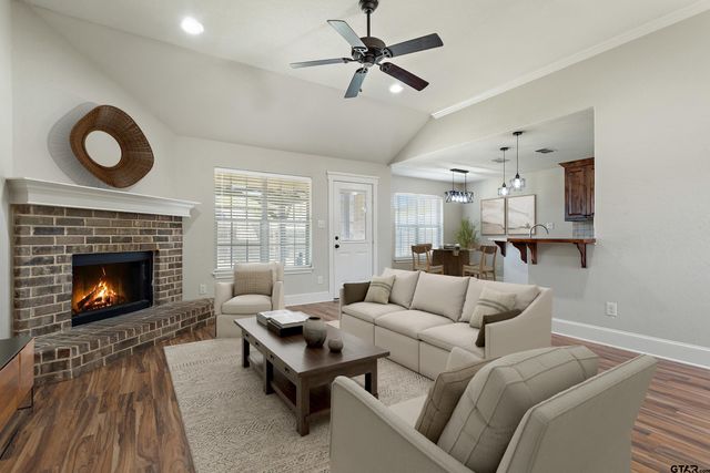 105 Bois D Arc Dr, Bullard, TX 75757