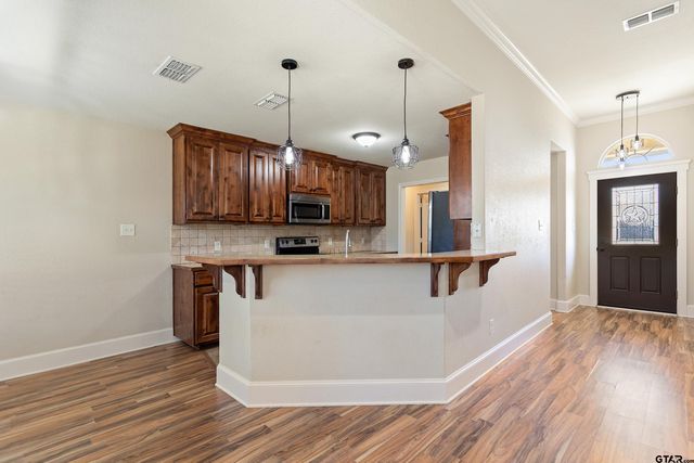 105 Bois D Arc Dr, Bullard, TX 75757