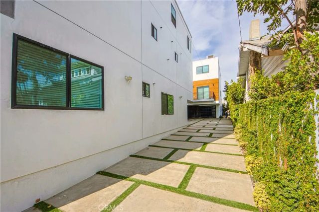 5351 Lexington Avenue, Hollywood, CA 90029