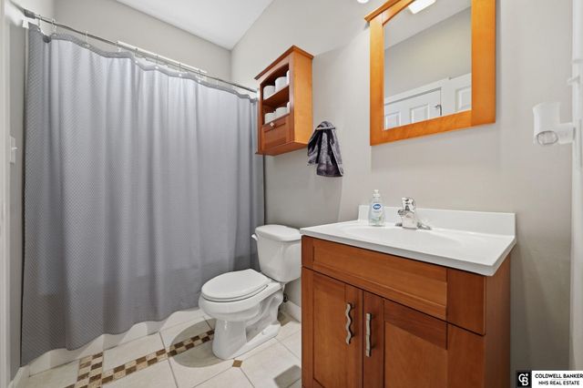 1757 NW Flader Court, Lincoln, NE 68528