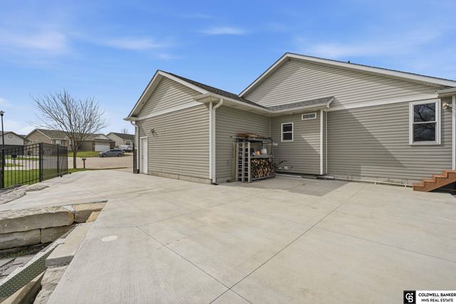 1757 NW Flader Court, Lincoln, NE 68528