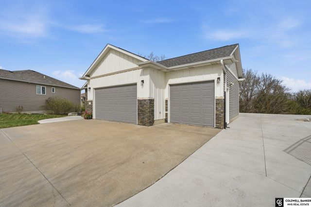 1757 NW Flader Court, Lincoln, NE 68528