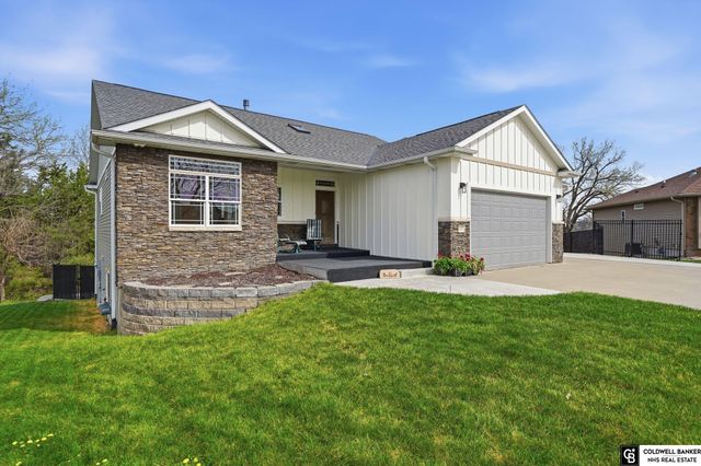 1757 NW Flader Court, Lincoln, NE 68528