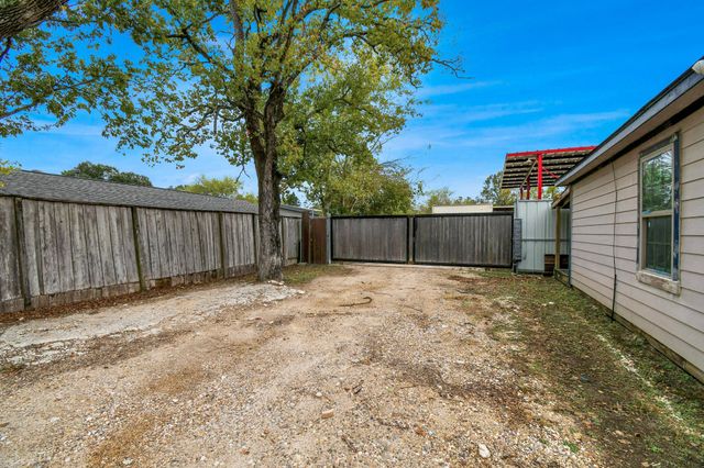 1008 Vista Road, Pasadena, TX 77504