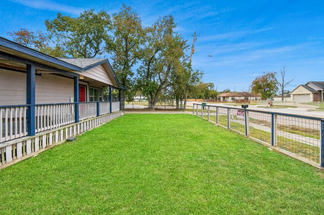 1008 Vista Road, Pasadena, TX 77504