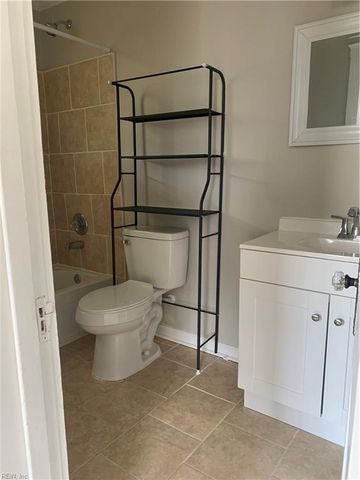 525 North St Apt 1, Portsmouth, VA 23704