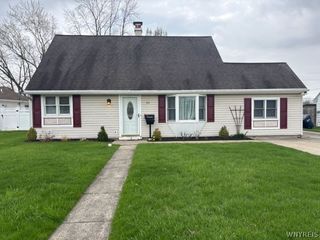 28 Crescent Road, Grand Island, NY 14072