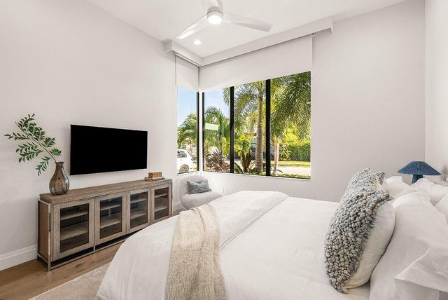 17135 Abruzzo Avenue, Boca Raton, FL 33496