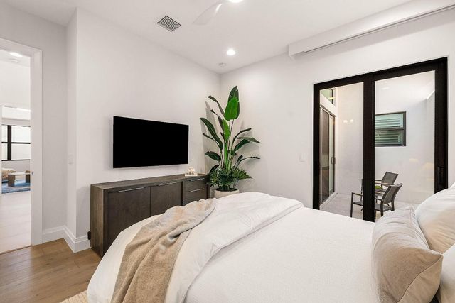 17135 Abruzzo Avenue, Boca Raton, FL 33496