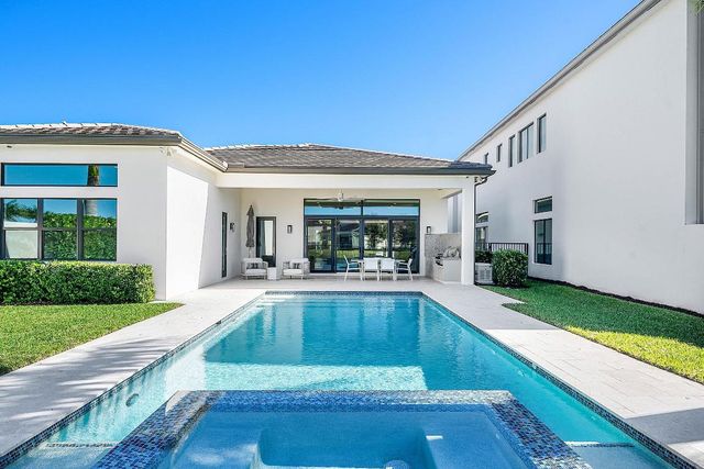 17135 Abruzzo Avenue, Boca Raton, FL 33496