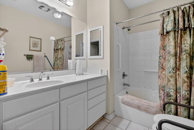 1025 Riverland Woods Place Apt 220, Charleston, SC 29412