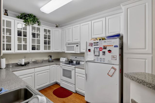 1025 Riverland Woods Place Apt 220, Charleston, SC 29412