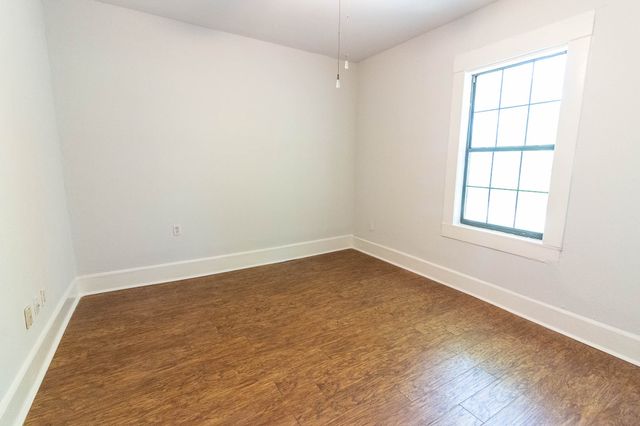 801 S Sutton Street, Mabank, TX 75147