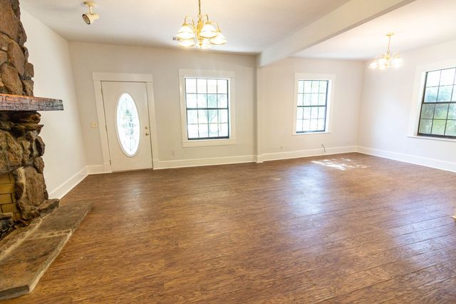 801 S Sutton Street, Mabank, TX 75147