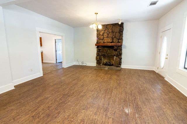 801 S Sutton Street, Mabank, TX 75147