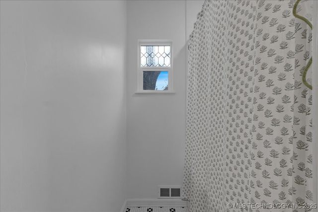 2245 E 22nd Place S, Tulsa, OK 74114