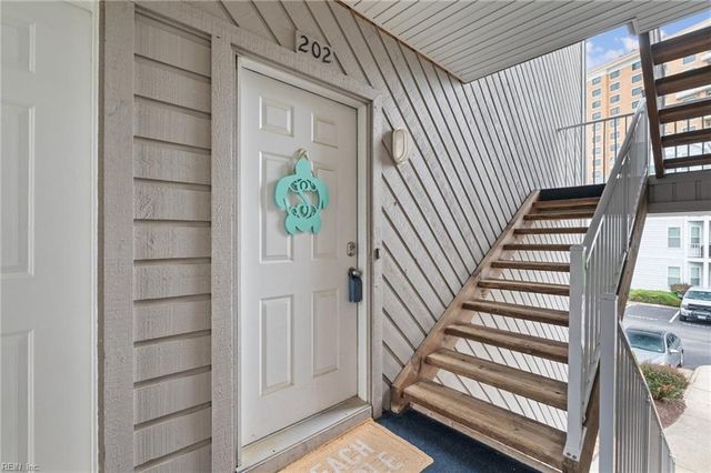 2301 Beach Haven Dr Apt 202, Virginia Beach, VA 23451