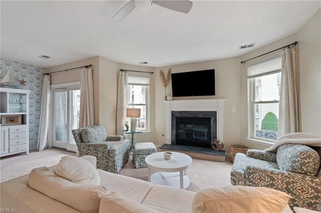 2301 Beach Haven Dr Apt 202, Virginia Beach, VA 23451