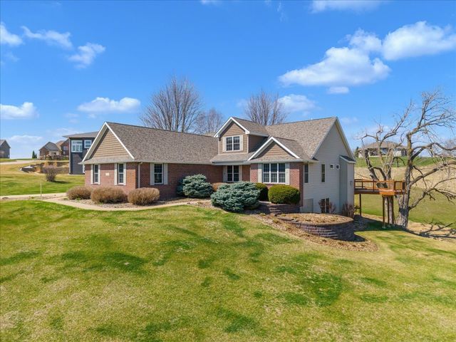 27090 238th Street, Le Claire, IA 52753