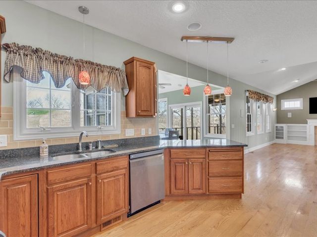 27090 238th Street, Le Claire, IA 52753