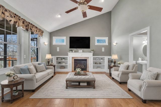 27090 238th Street, Le Claire, IA 52753