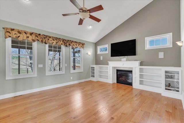 27090 238th Street, Le Claire, IA 52753