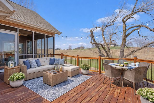 27090 238th Street, Le Claire, IA 52753