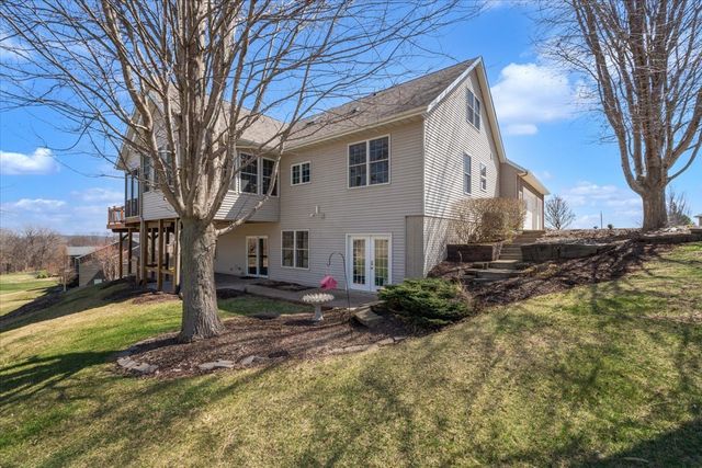 27090 238th Street, Le Claire, IA 52753