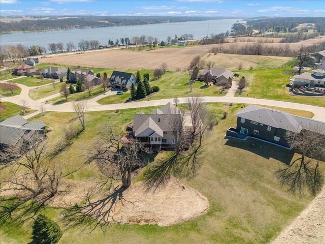 27090 238th Street, Le Claire, IA 52753