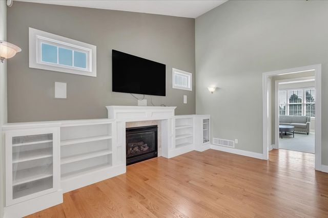 27090 238th Street, Le Claire, IA 52753