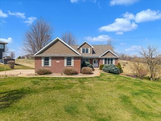 27090 238th Street, Le Claire, IA 52753