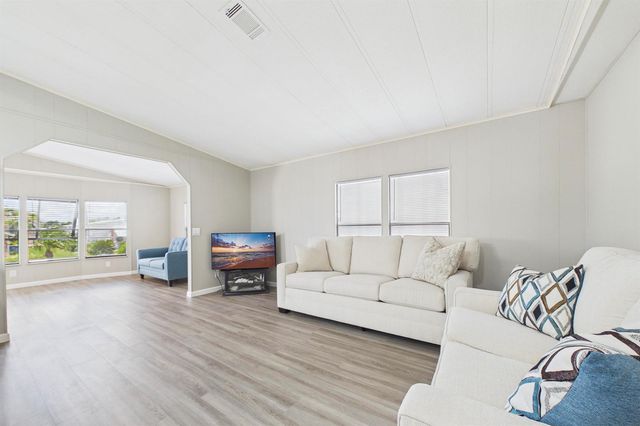 7831 SE Shenandoah Drive, Hobe Sound, FL 33455