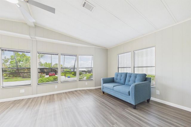 7831 SE Shenandoah Drive, Hobe Sound, FL 33455