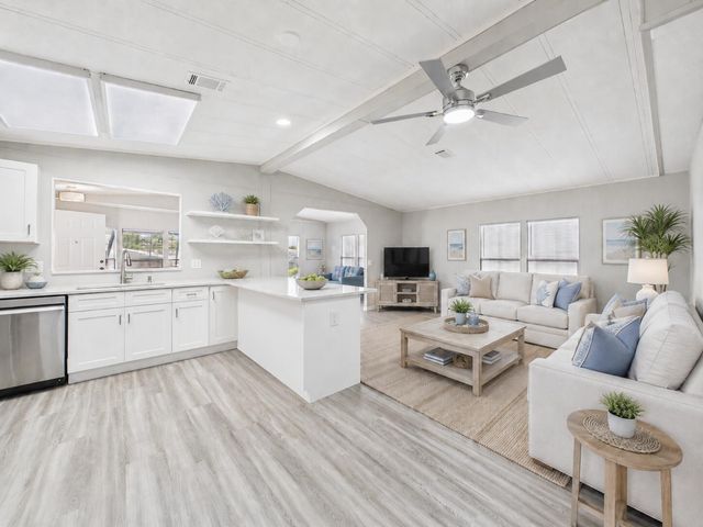 7831 SE Shenandoah Drive, Hobe Sound, FL 33455