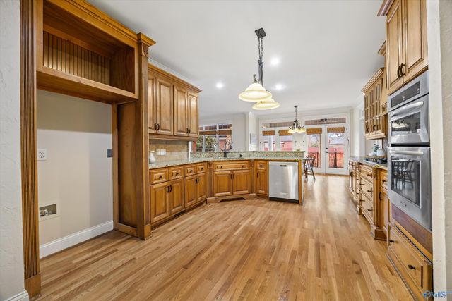 13012 Huntcliff Road SE, Huntsville, AL 35803